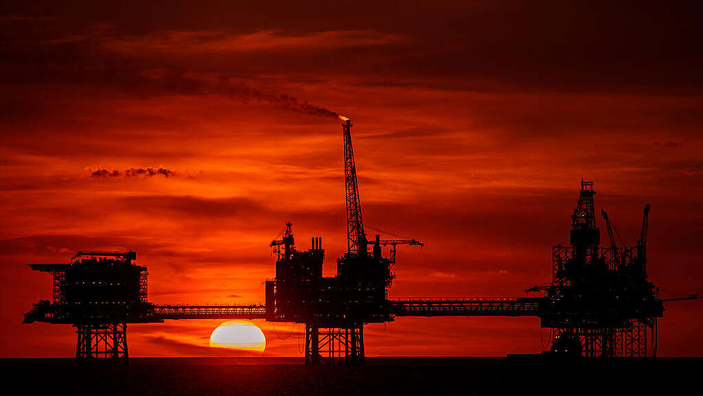 Culzean Gas Platform in the North Sea. © Marten  van Dijl / Greenpeace