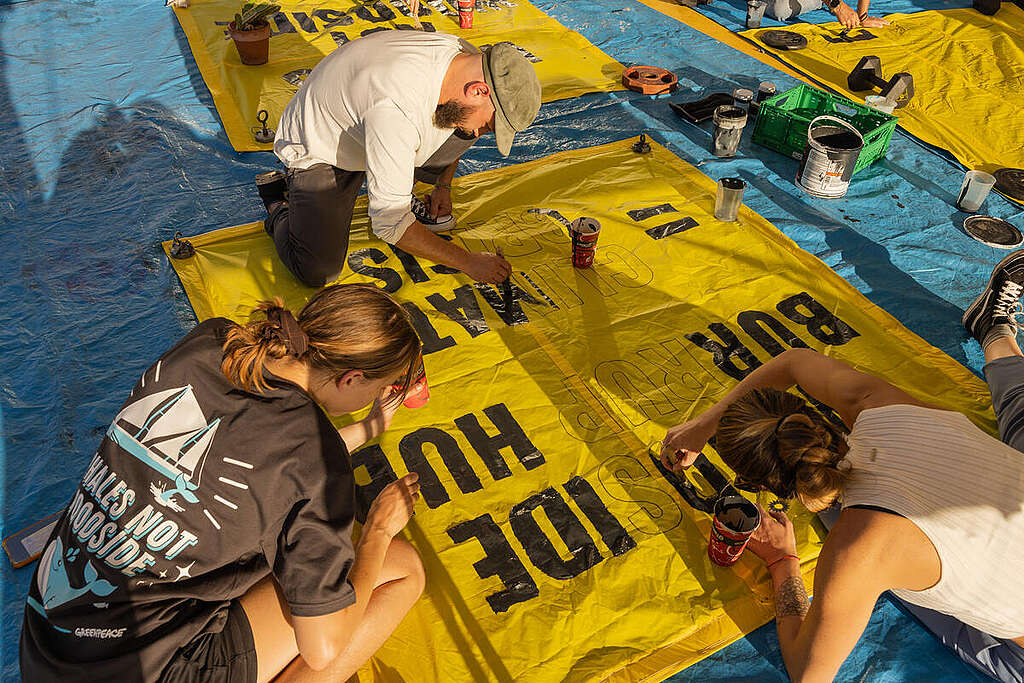 Banner Painting on Rainbow Warrior in Fremantle. © Harriet Spark / Grumpy Turtle Film / Greenpeace