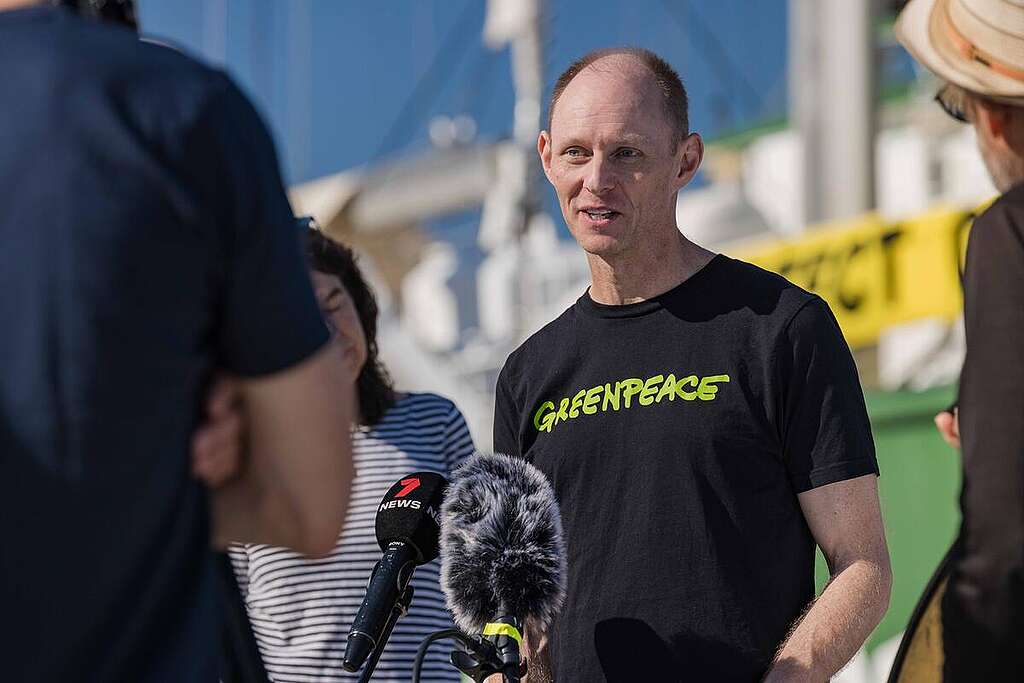David Ritter at Rainbow Warrior's Press Conference in Albany. © Harriet Spark / Grumpy Turtle Film / Greenpeace