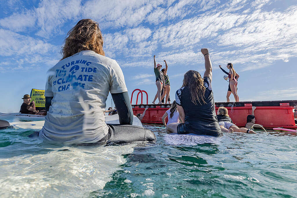 Whales Not Woodside Paddle Out in Fremantle. © Harriet Spark / Grumpy Turtle Film / Greenpeace