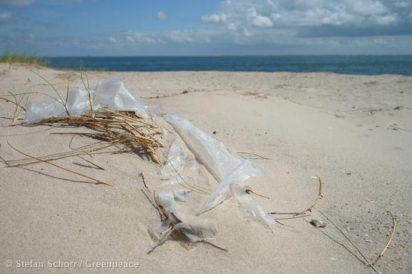 Plastic Garbage on North Sea Coastline in GermanyPlastikmüll an der Nordsee