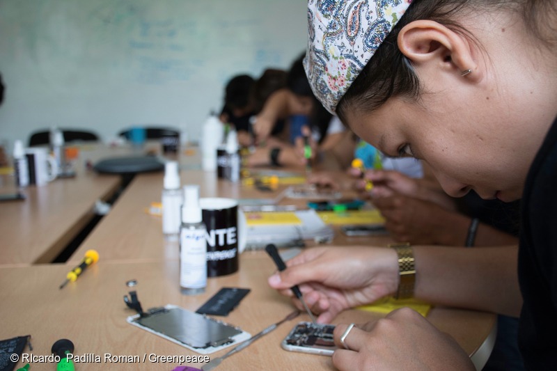 Smartphone Repair Workshop at Greenpeace Mexico