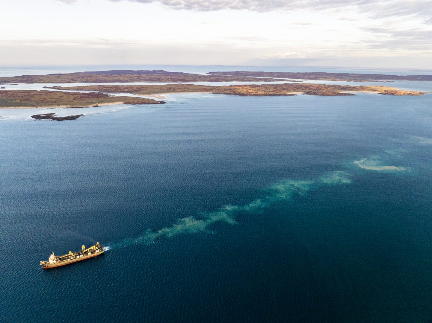 Dredging for Woodside's Burrup Hub|image