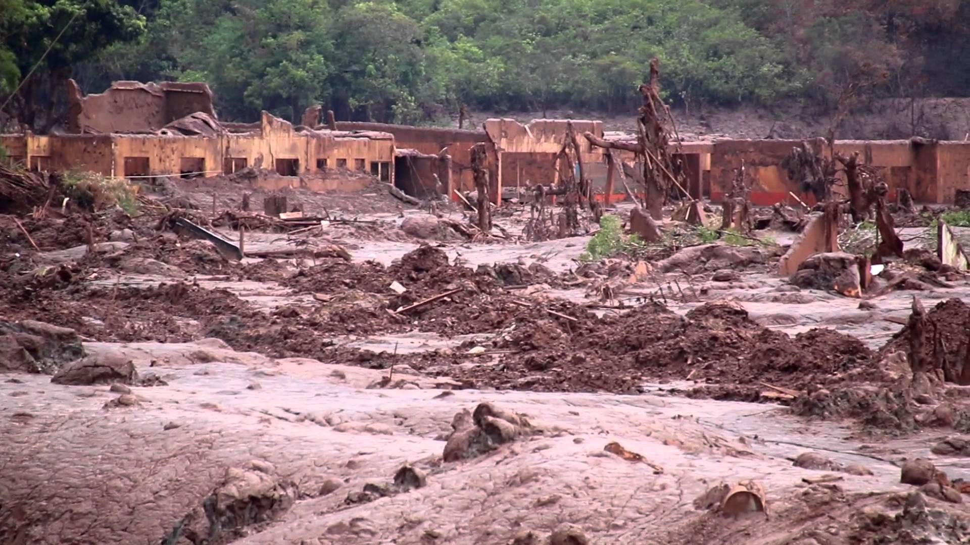 Dam collapse in Brazil destroys towns and turns river into muddy wasteland|Destruction Caused by Toxic Mud Disaster in BrazilDesastre ambiental em Mariana-MG|Mariana’s Toxic Mud Disaster in BrazilDesastre ambiental em Mariana-MG