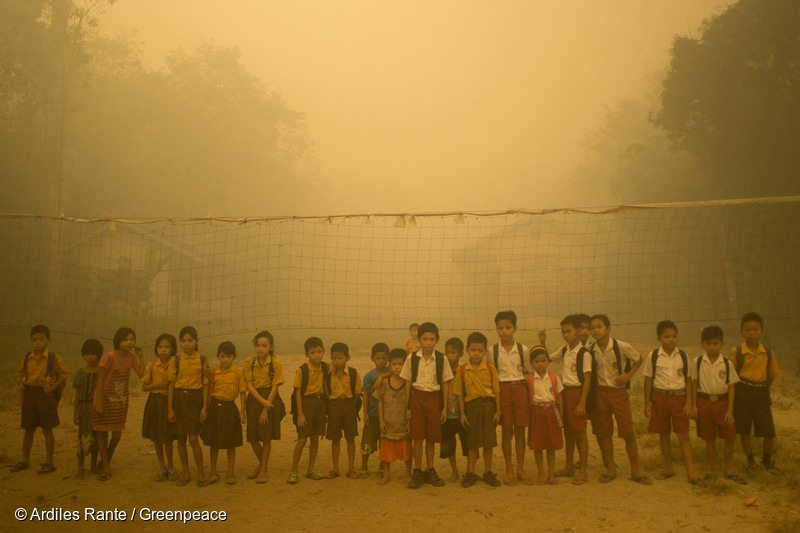 Haze covers children's playground in Central Kalimantan, 24 Oct, 2015