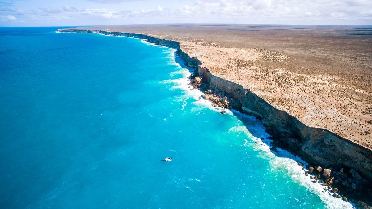 Head of Bight Cliffs 1 Km West of Lookout