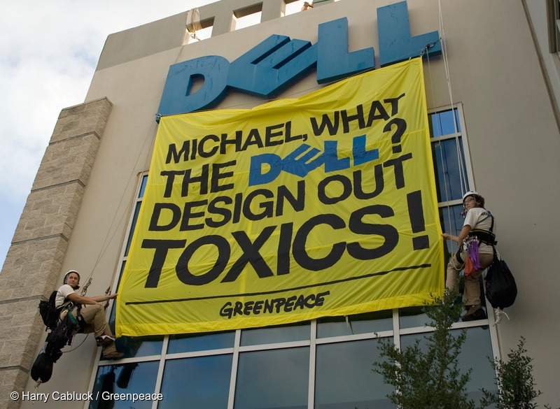 Toxics Banner on Dell HQ in Texas