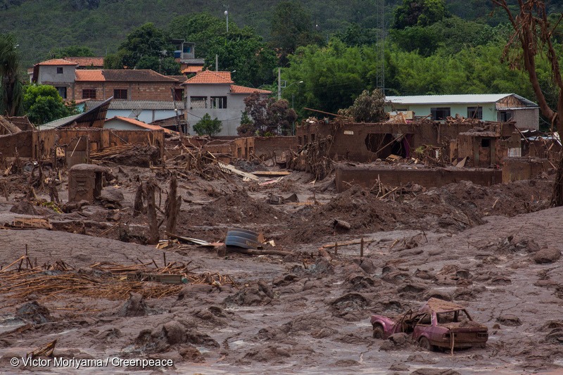 Destruction Caused by Toxic Mud Disaster in BrazilDesastre ambiental em Mariana-MG