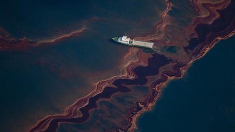 Ship at site of oil spill