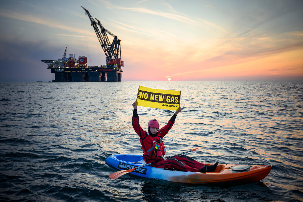 Floating Protest against Gas Drilling off Borkum. © Gregor Fischer / Greenpeace