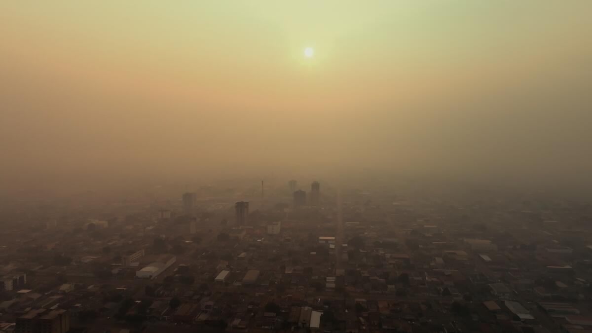 Still from "World on Fire" Stories - Brazil's Episode #2 - Urban Haze in Porto Velho. © Fernanda Ligabue / Greenpeace Still from "World on Fire" Stories - Brazil's Episode #2 - Urban Haze in Porto Velho. © Fernanda Ligabue / Greenpeace