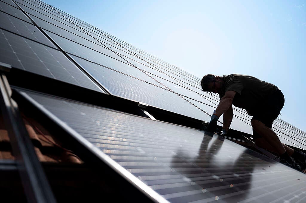 Gas is the problem, not the answer – Greenpeace Australia Pacific Gas is the problem, not the answer – Greenpeace Australia Pacific