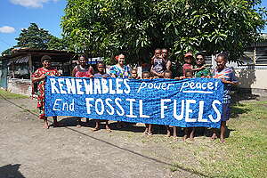 Action Calls for a Transition Away From Fossil Fuels in Vanuatu. &copy; Greenpeace